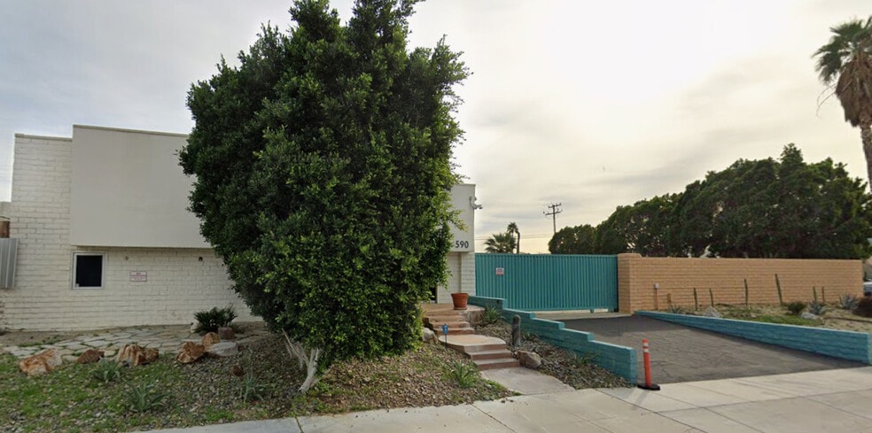 More Photos Of 590 S Oleander Rd, Palm Springs Warehouse For Lease