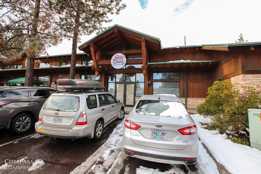 More Photos Of 320 SW Century Dr, Bend Unknown For Lease