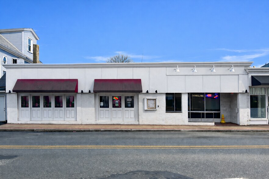 More Photos Of Atlantic & Commercial St, Marblehead General Retail For Lease