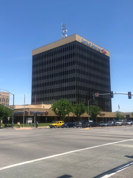 More Photos Of 1430 Truxtun Ave, Bakersfield Office For Lease