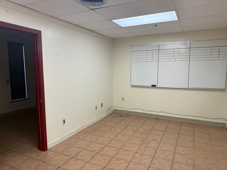 More Photos Of 4001 N American St, Philadelphia Warehouse For Lease