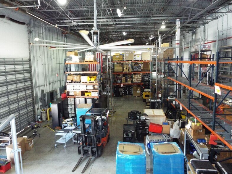 More Photos Of 3000-3044 N Commerce Pky, Miramar Warehouse For Lease