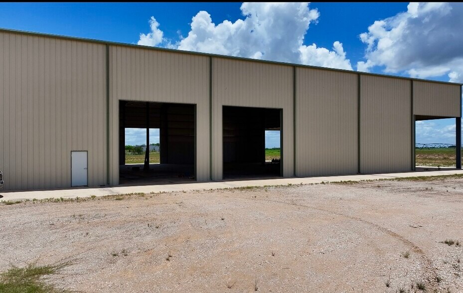 More Photos Of 7836 Old Campbellton Rd, Pleasanton Warehouse For Sale