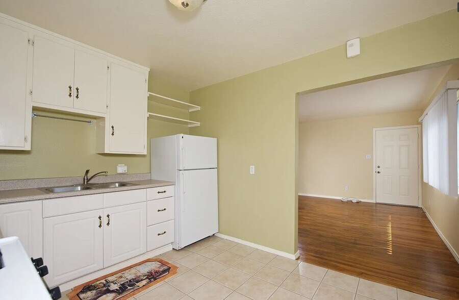 More Photos Of 1232 30th St, San Diego Storefront For Sale