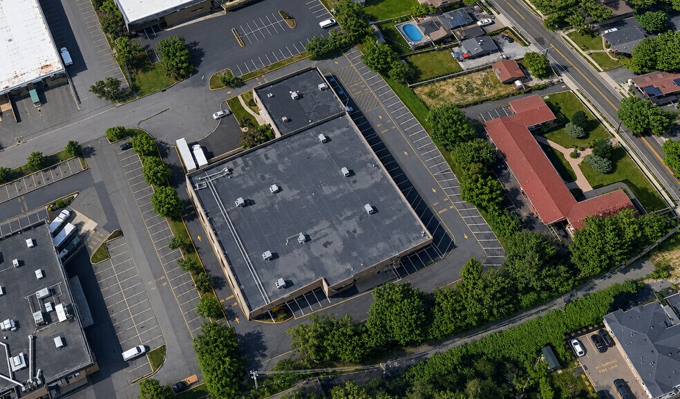 More Photos Of 100 Leyland Dr, Leonia Warehouse For Lease