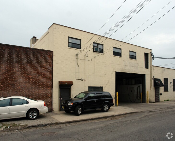 Primary Photo Of 222 Emmet St, Newark Warehouse For Lease