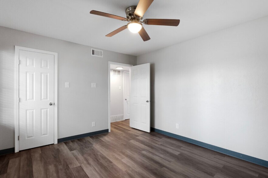 More Photos Of 1283 E Raines Rd, Memphis Apartments For Sale