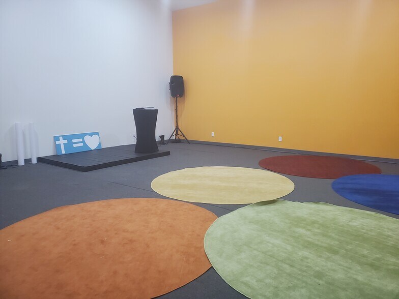 More Photos Of 5202 E Highland Rd, Howell Religious Facility For Lease