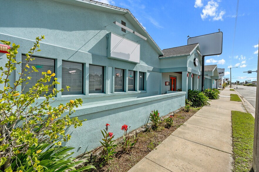 More Photos Of 108 Anastasia Blvd, Saint Augustine Restaurant For Sale