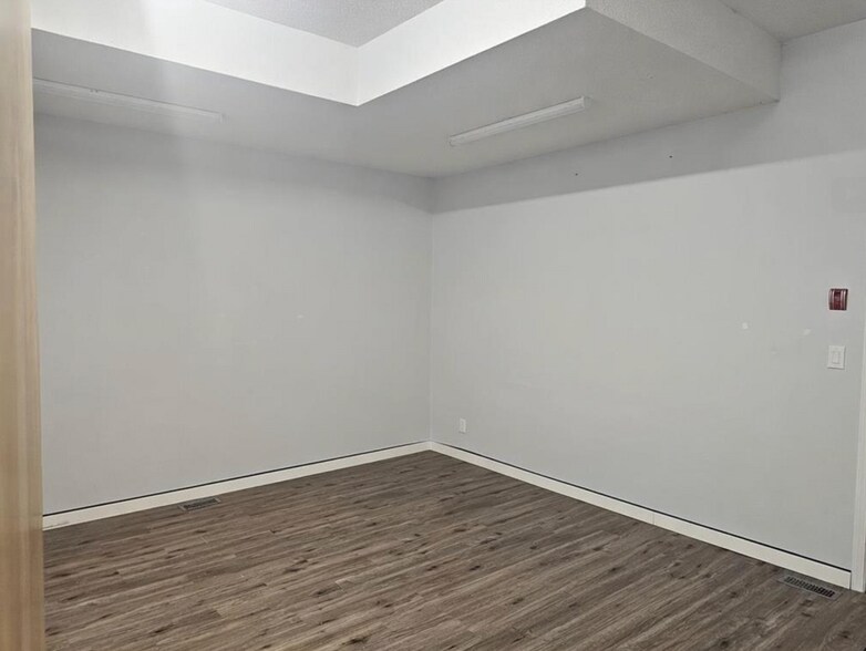 More Photos Of 1023 La Salle Av, Prince George Office For Lease