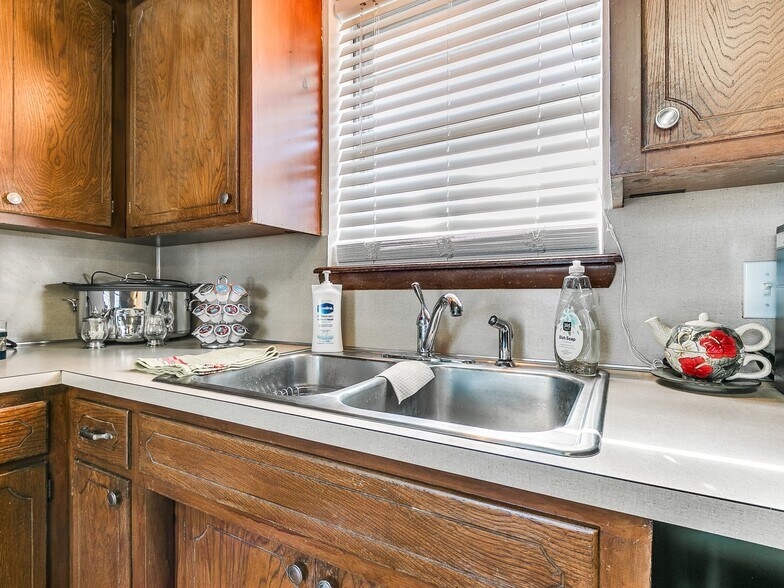 More Photos Of 16446 NE 23rd St, Choctaw Office Residential For Sale