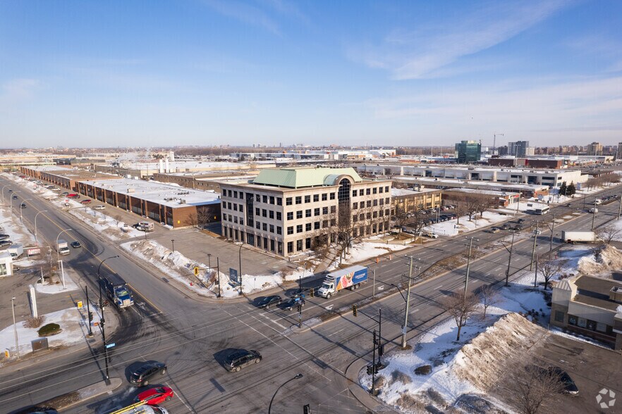 More Photos Of 3773-3777 Boul De La Côte-Vertu, Montréal Office For Lease