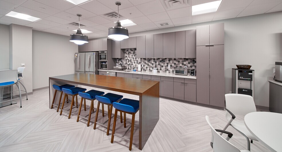 More Photos Of 2751 Centerville Rd, Wilmington Office For Lease