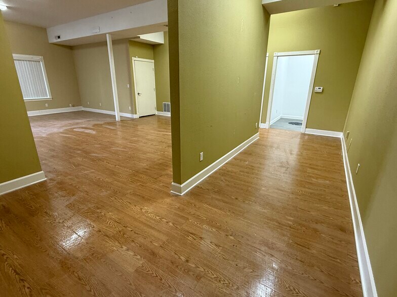 More Photos Of 303 E Columbia River Hwy, Troutdale Storefront Retail Office For Lease