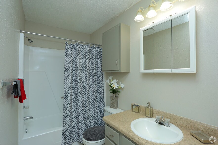 More Photos Of 6326 S 107th East Ave, Tulsa Apartments For Sale