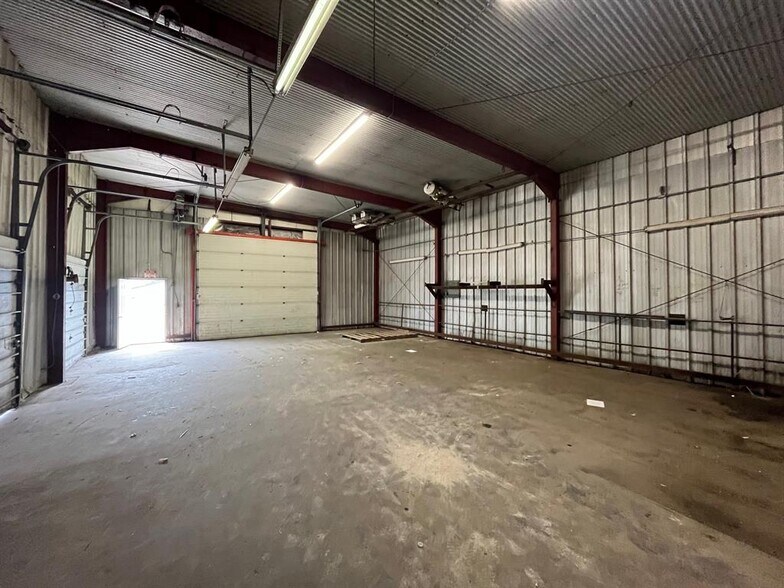 More Photos Of 53 Canal St, Greenville Manufacturing For Sale