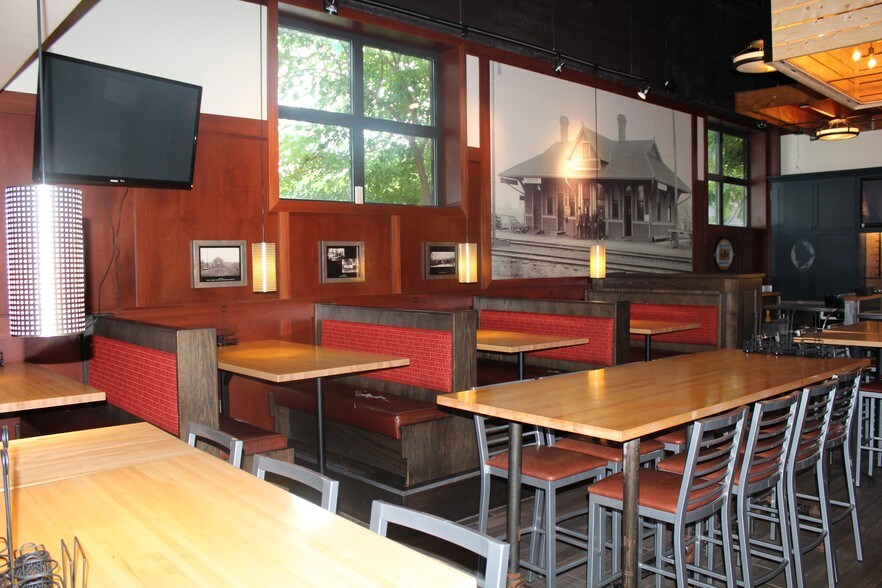 More Photos Of 108-110 E Grand River Ave, Brighton Storefront Retail Office For Sale