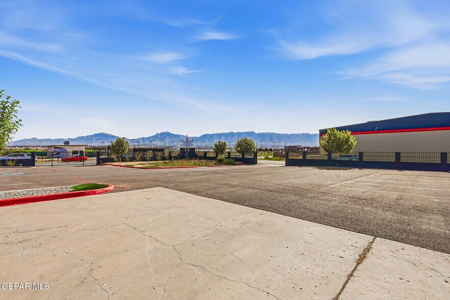 More Photos Of , Sunland Park Flex For Sale