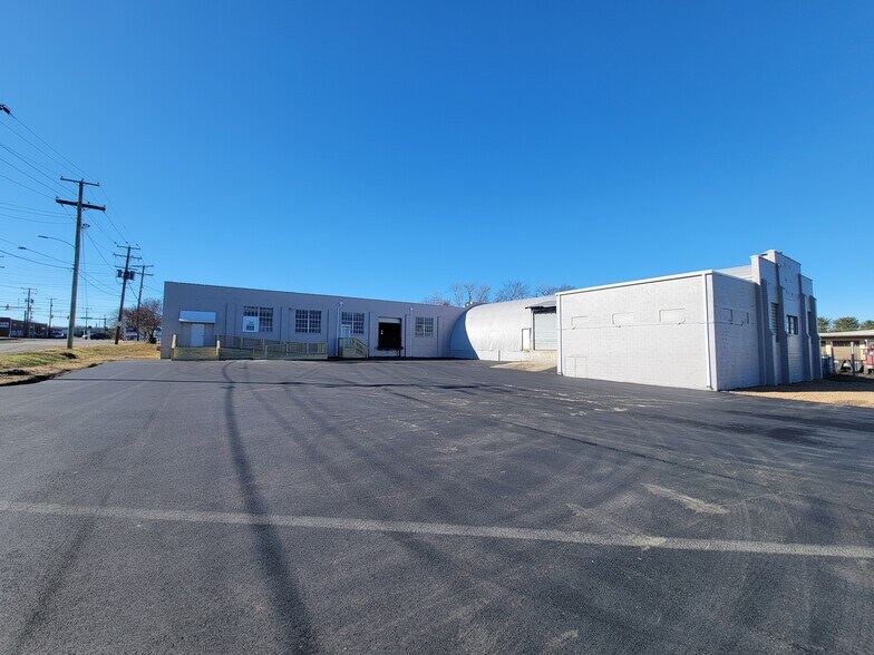 More Photos Of 815 Dinwiddie Ave, Richmond Warehouse For Lease