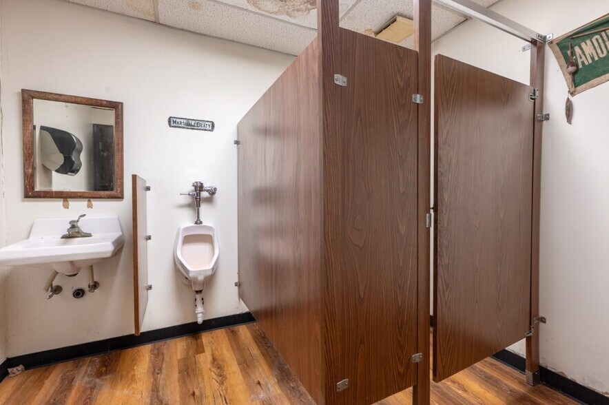 More Photos Of 110 S Broadway St, New Philadelphia Storefront Retail Office For Sale