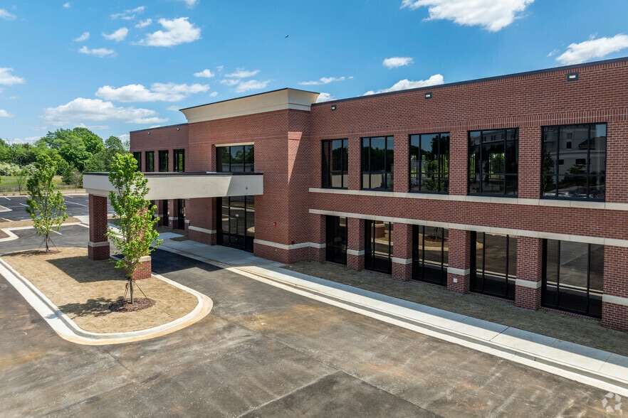 More Photos Of 8425 Wann Dr NW, Madison Medical For Lease