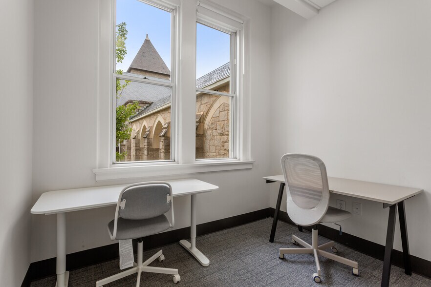 More Photos Of 312 Sycamore St, Decatur Office For Sale