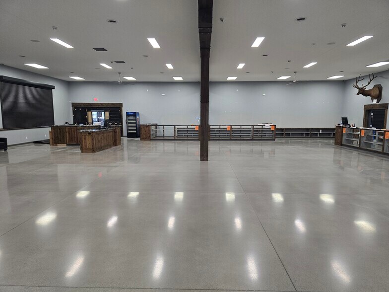 More Photos Of 870 N 2nd E, Rexburg General Retail For Lease