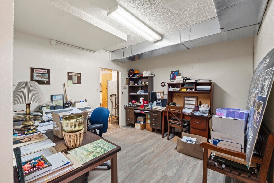 More Photos Of 2117 E Cesar Chavez St, Austin Office Residential For Sale
