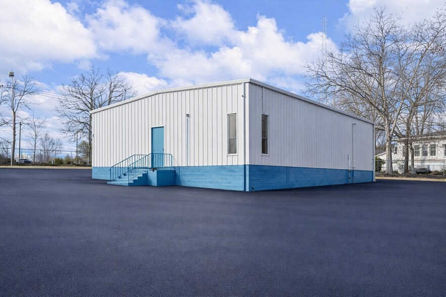 More Photos Of 729 S Church St, Spartanburg Warehouse For Lease