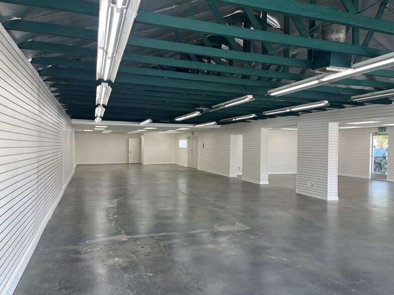 More Photos Of 2974 E Thousand Oaks Blvd, Thousand Oaks Storefront For Lease