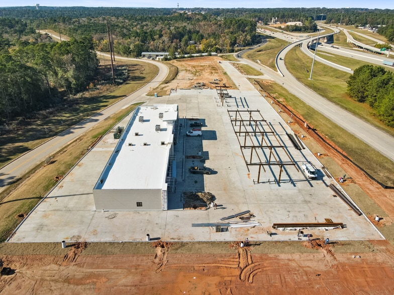 More Photos Of I-45 South, Huntsville Storefront Retail Office For Lease