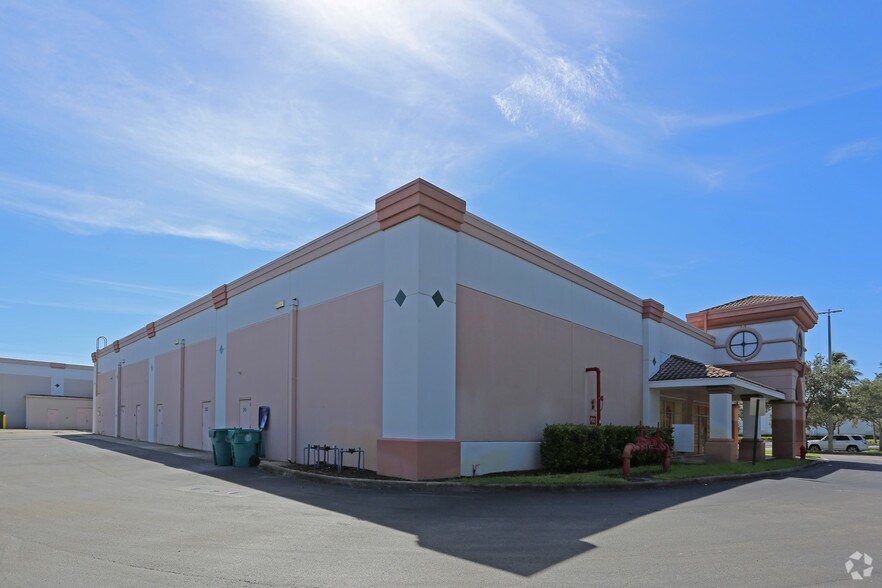 More Photos Of 333-399 N Congress Ave, Boynton Beach Unknown For Lease