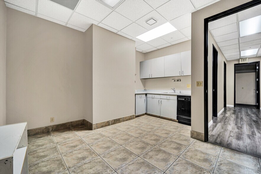 More Photos Of 28 Hammond, Irvine Warehouse For Sale