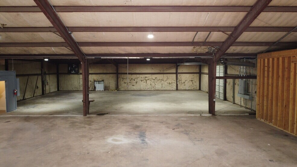 More Photos Of 25232 Hardin Store Rd, Magnolia Manufacturing For Lease
