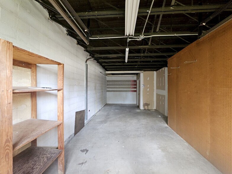 More Photos Of 425 S Lee St, Whiteville Office For Sale