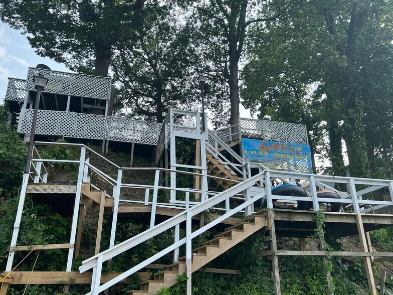 More Photos Of 4945 E Indiana Beach Rd, Monticello Marina For Sale