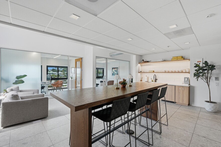 More Photos Of 674 Via de la Valle, Solana Beach Office For Sale