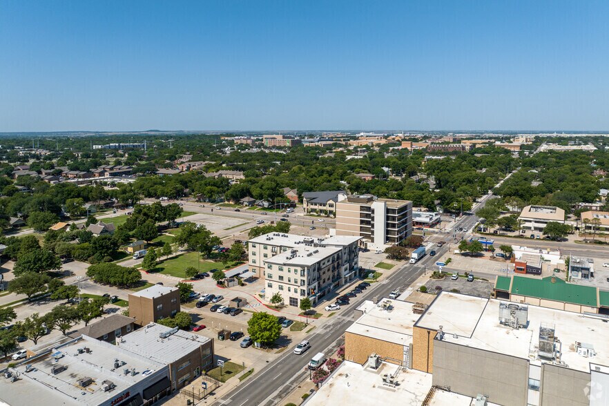 More Photos Of 321 W Hickory St, Denton Apartments For Lease