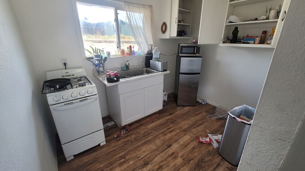 More Photos Of 204 Woodham Ave, Barstow Apartments For Sale