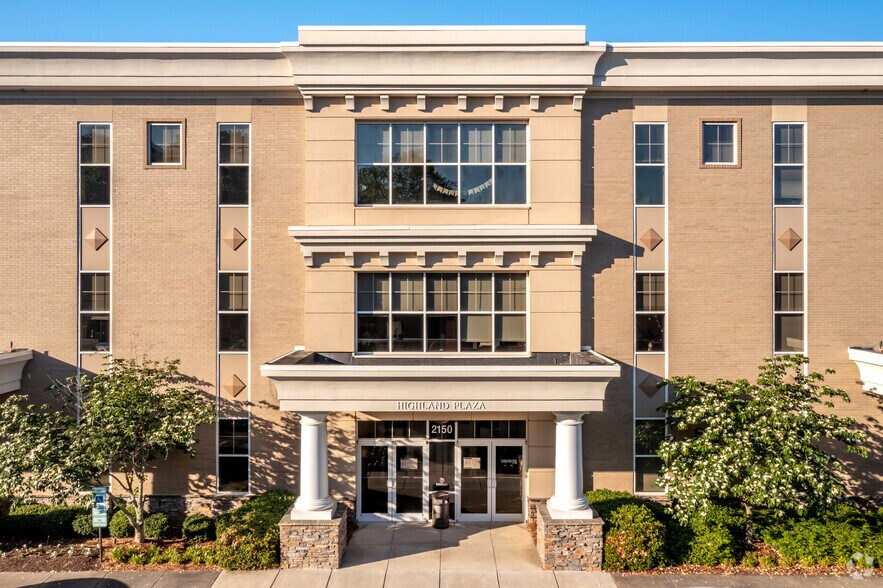 More Photos Of 2150 Country Club Rd, Winston-Salem Office For Lease