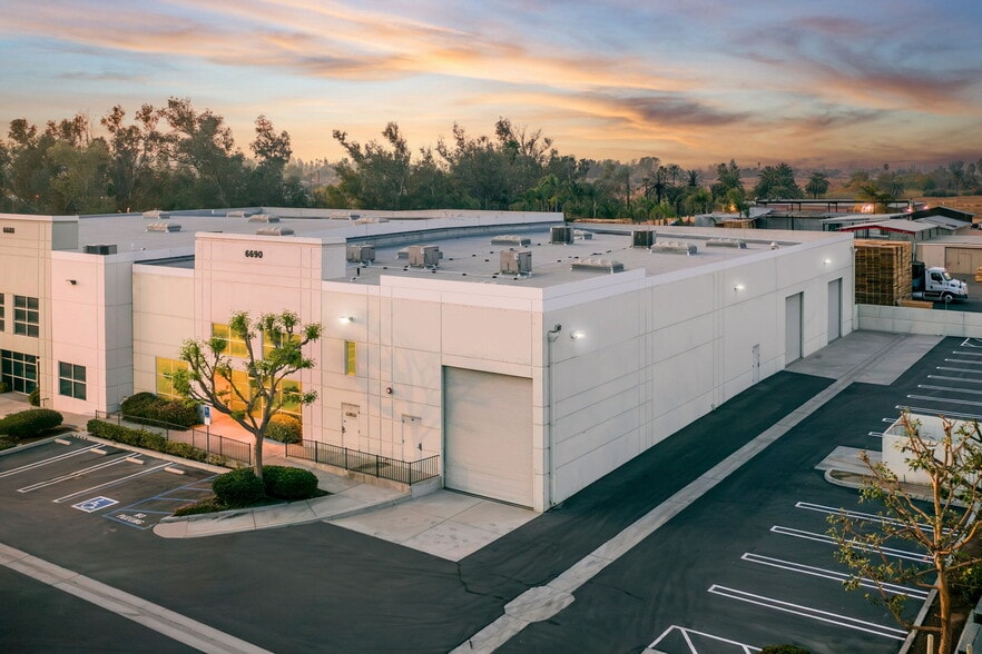 More Photos Of 6690 Doolittle Ave, Riverside Warehouse For Sale