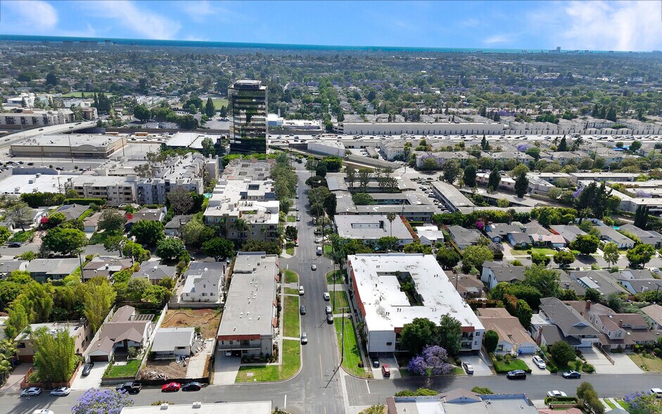 More Photos Of 11060-11070 Rose Ave, Los Angeles Apartments For Sale