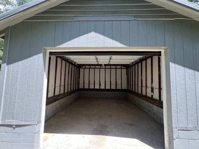 More Photos Of 5154 Augusta Rd, Lexington Flex For Lease