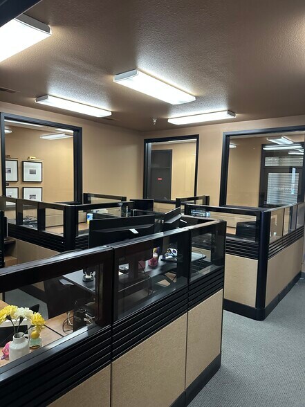 More Photos Of 3924 W Caldwell Ave, Visalia Coworking Space