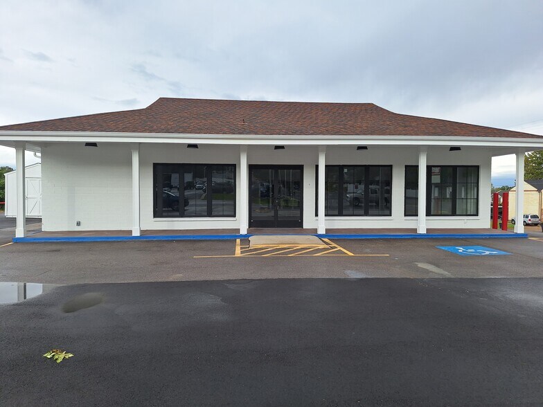 More Photos Of 115 N Main St, Centerville Convenience Store For Sale