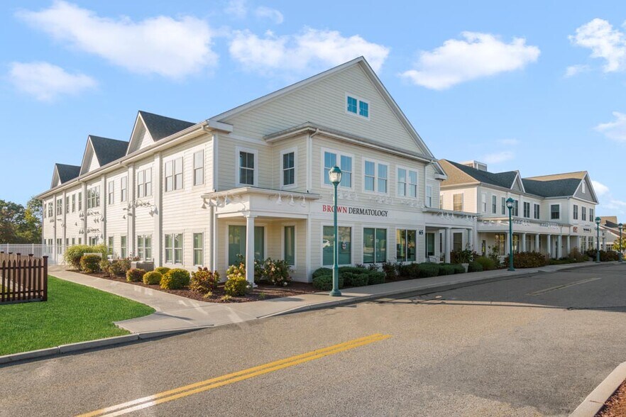 More Photos Of 50 South County Commons Way, South Kingstown Unknown For Lease