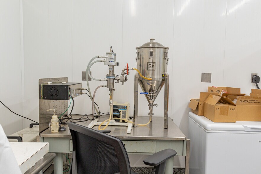 More Photos Of 1487 Main Street, Oxford Industrial For Sale