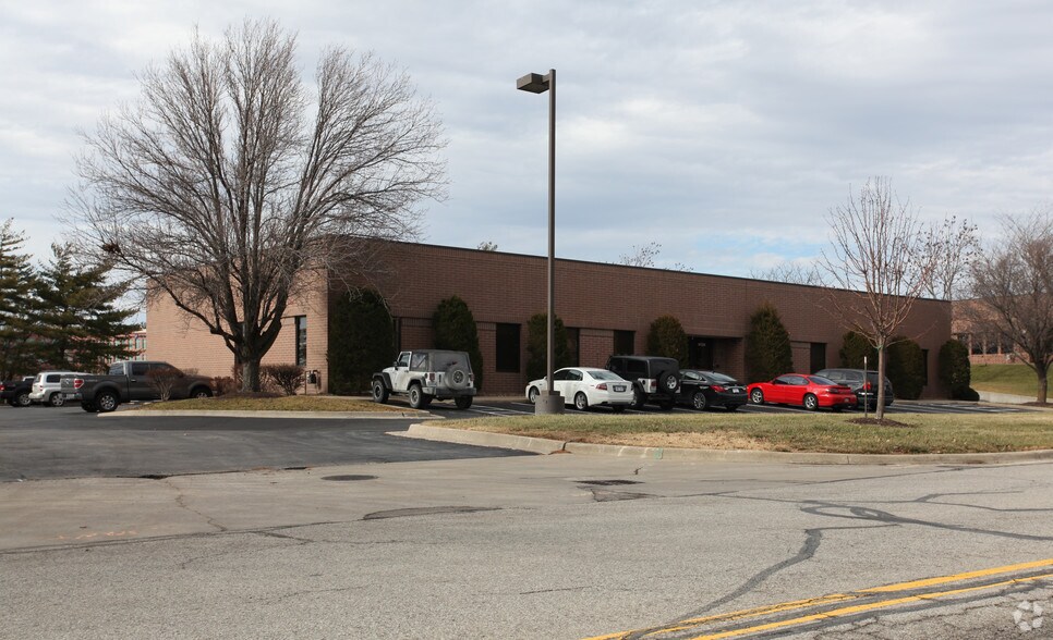 More Photos Of 9724 Legler Rd, Lenexa Warehouse For Sale