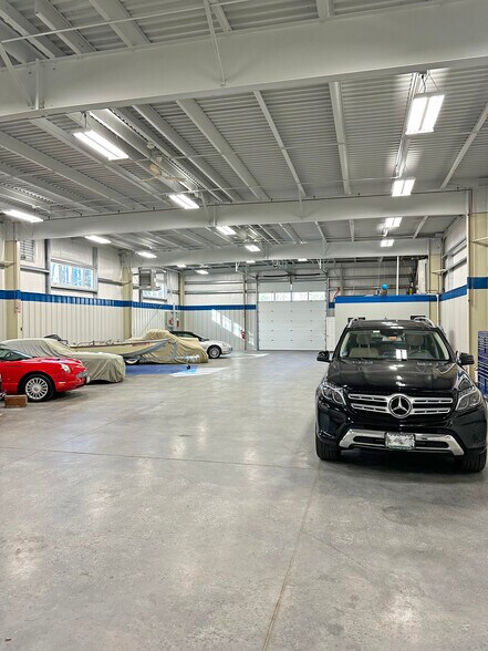 More Photos Of 1641 Portland Rd, Arundel Warehouse For Lease