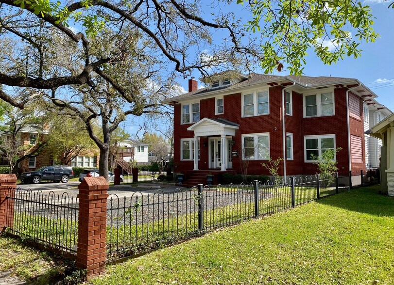 Primary Photo Of 848 Heights Blvd, Houston Office For Sale
